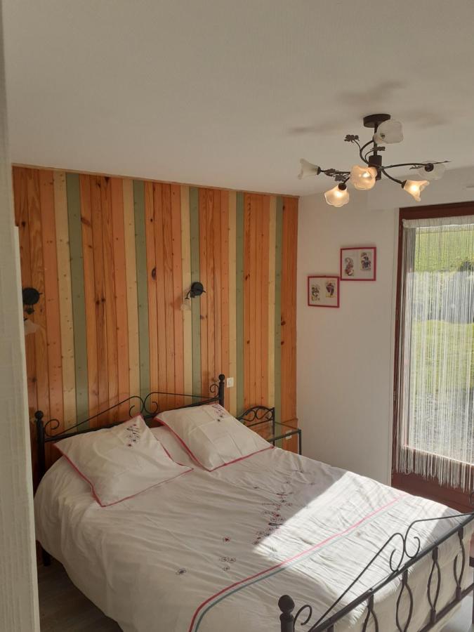 Chez Christine Bed and Breakfast Noyal-Pontivy Eksteriør billede